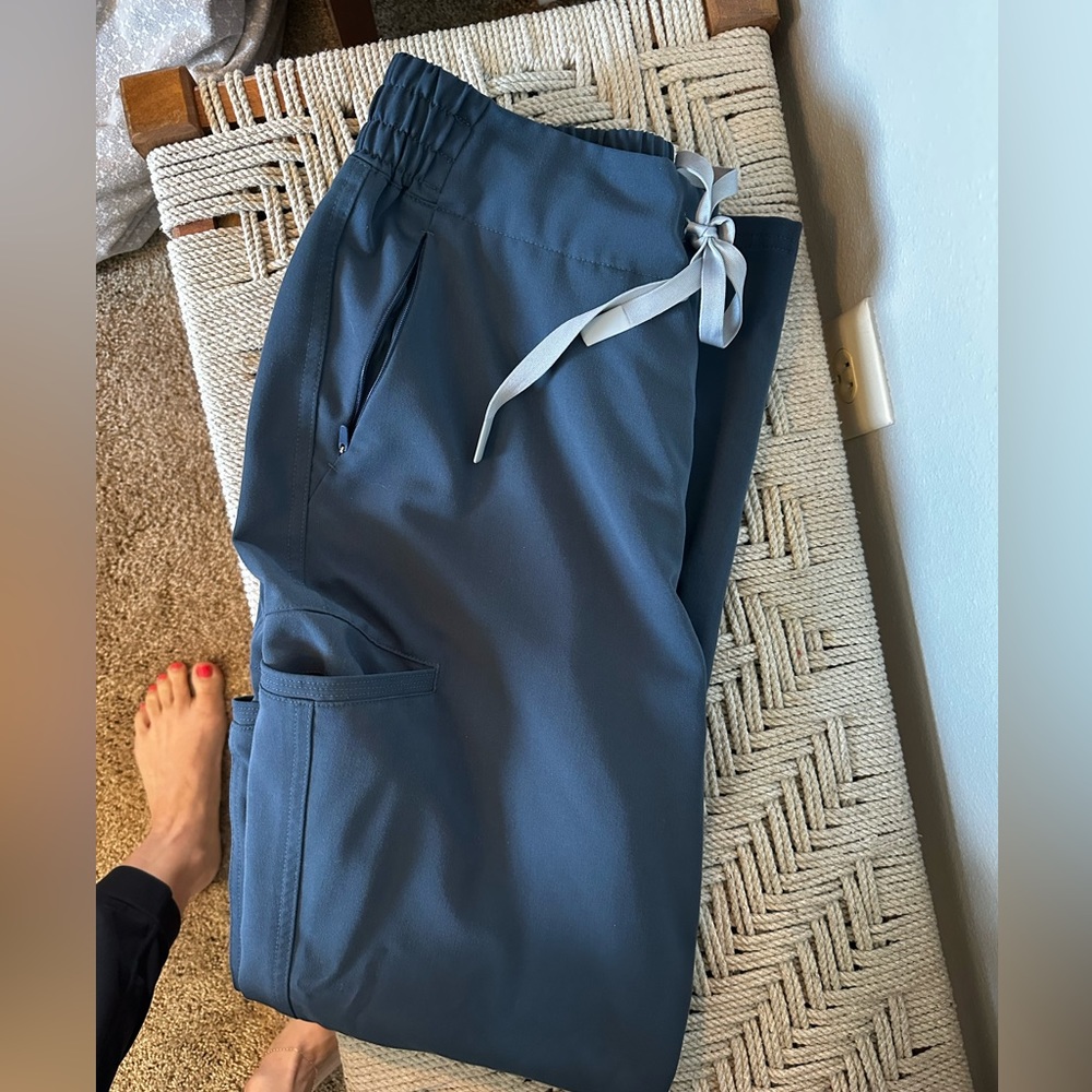 Women’s Figs Scrub Pants - Evans Skinny Style